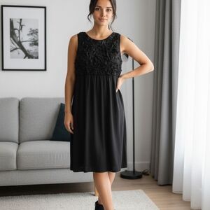 Stylish Black Sleeveless Dress with Floral Texture